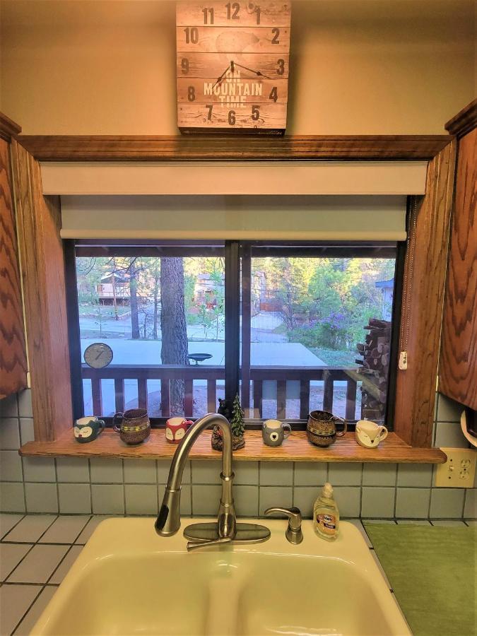 Four Seasons Getaway-Private Hot Spa With Pine Tree Views-Walk To Village And Pineknot Trailhead-Plus King Bed! Big Bear Lake Bagian luar foto