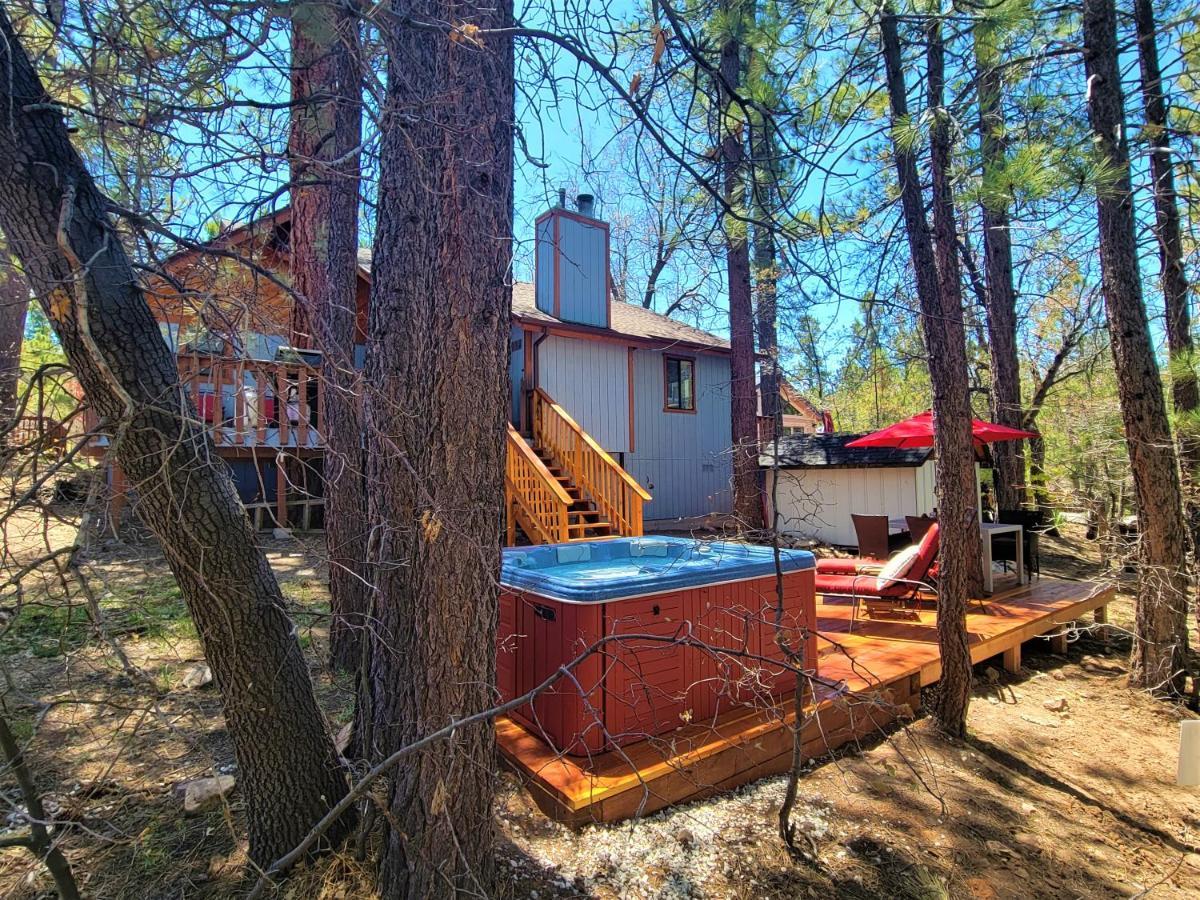 Four Seasons Getaway-Private Hot Spa With Pine Tree Views-Walk To Village And Pineknot Trailhead-Plus King Bed! Big Bear Lake Bagian luar foto