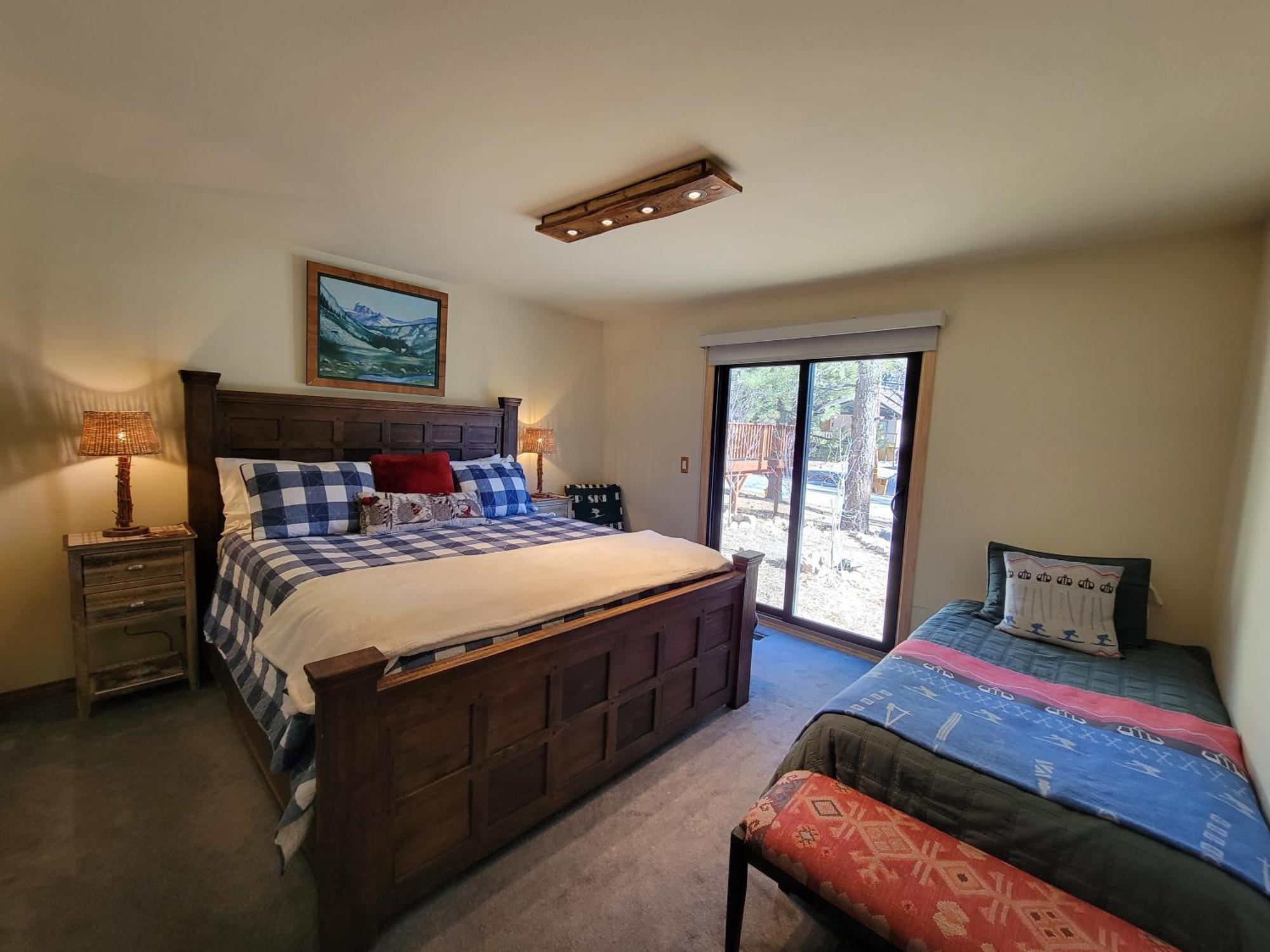 Four Seasons Getaway-Private Hot Spa With Pine Tree Views-Walk To Village And Pineknot Trailhead-Plus King Bed! Big Bear Lake Bagian luar foto